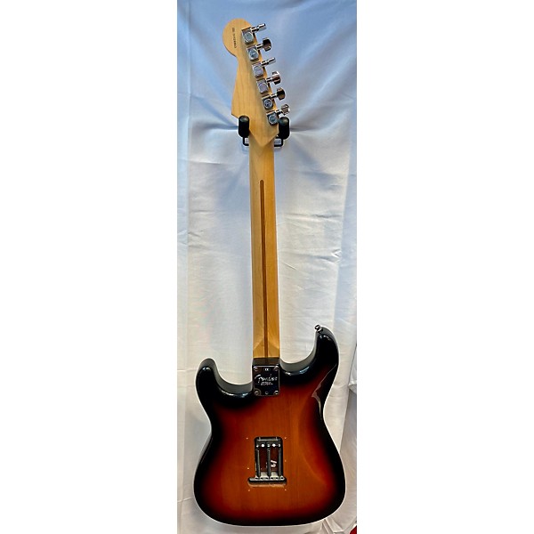 Used Fender Used 2001 Fender American Standard Stratocaster 2 Color Sunburst Solid Body Electric Guitar