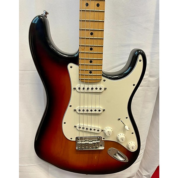 Used Fender Used 2001 Fender American Standard Stratocaster 2 Color Sunburst Solid Body Electric Guitar