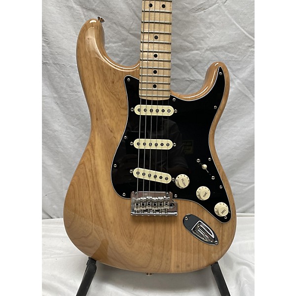 Used Fender Used Fender American Professional Stratocaster SSS Natural Solid Body Electric Guitar