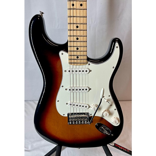 Used Fender Used Fender Modern Player Stratocaster Sunburst Solid Body Electric Guitar