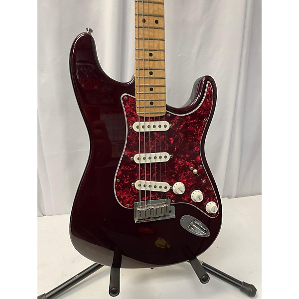 Used Fender Used Fender 40th Anniversary American Standard Stratocaster Wine Red Solid Body Electric Guitar