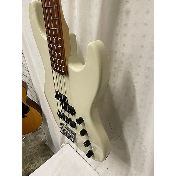 Used Used ROGER SADOWSKY RSD METRO EXPRESS White Electric Bass Guitar