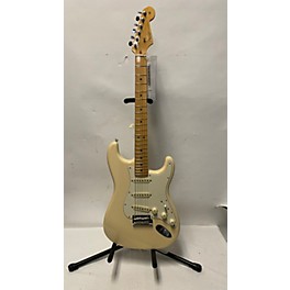 Used Fender Used Fender American Professional Stratocaster SSS Vintage White Solid Body Electric Guitar