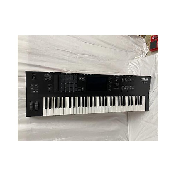 Used Akai Professional MPC Key 61 Keyboard Workstation