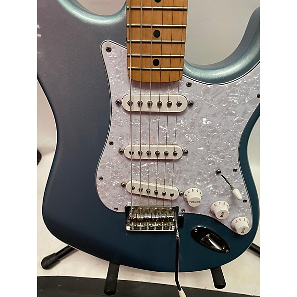 Used Fender Used 2003 Fender Stratocaster Blue Agave Solid Body Electric Guitar