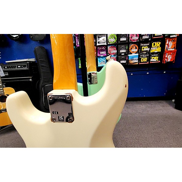 Used Fender Used 2022 Fender American Vintage II 1961 Stratocaster Olympic White Solid Body Electric Guitar