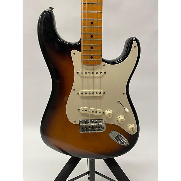 Used Fender Used Fender 1957 Reissue Stratocaster 2 Tone Sunburst Solid Body Electric Guitar