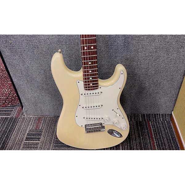 Used Fender STRATOCASTER Solid Body Electric Guitar