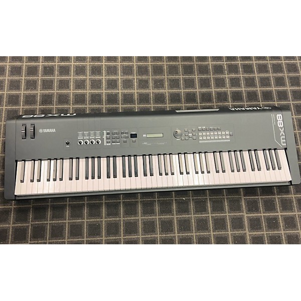 Used Yamaha MX88BK Synthesizer