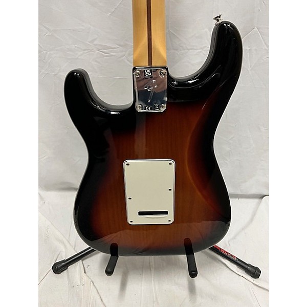 Used Fender Used 2024 Fender Player Stratocaster HSS 3 Color Sunburst Solid Body Electric Guitar