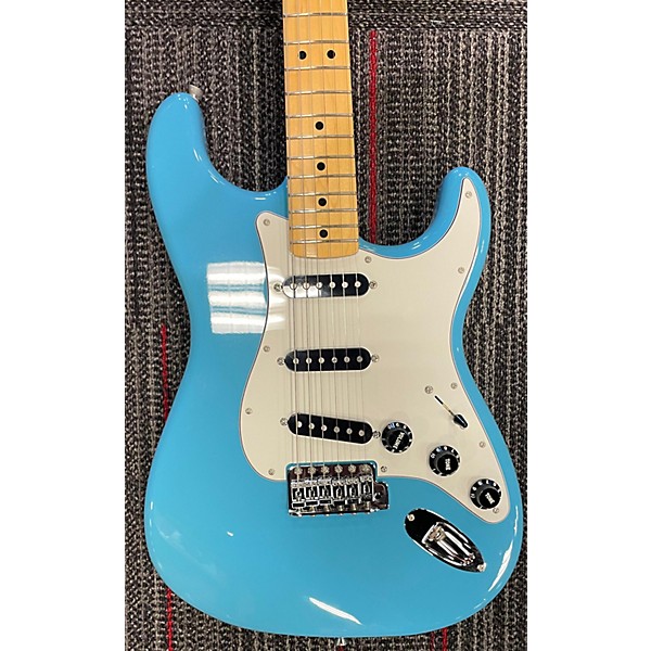 Used Fender Used Fender International Color Stratocaster Maui Blue Solid Body Electric Guitar