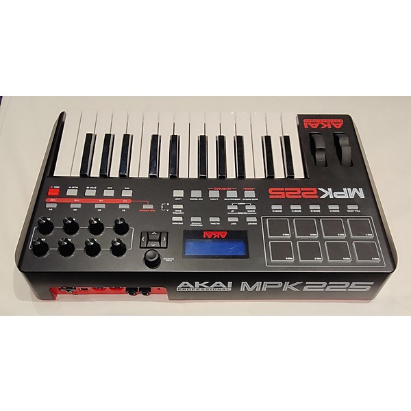 Used Akai Professional Used Akai Professional MPK225 25-Key MIDI Controller