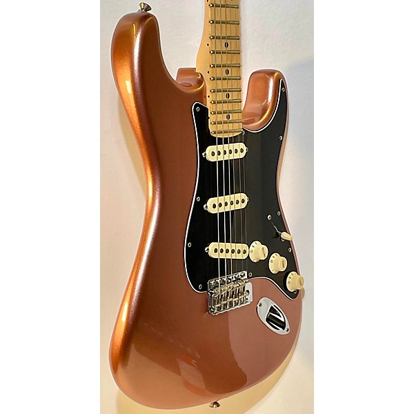 Used Fender Used Fender American Professional Stratocaster SSS Rose Gold Solid Body Electric Guitar