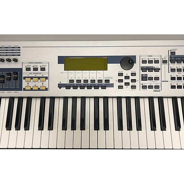 Used Yamaha MO8 88 Key Keyboard Workstation