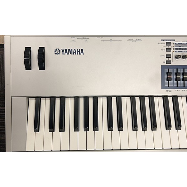 Used Yamaha MO8 88 Key Keyboard Workstation