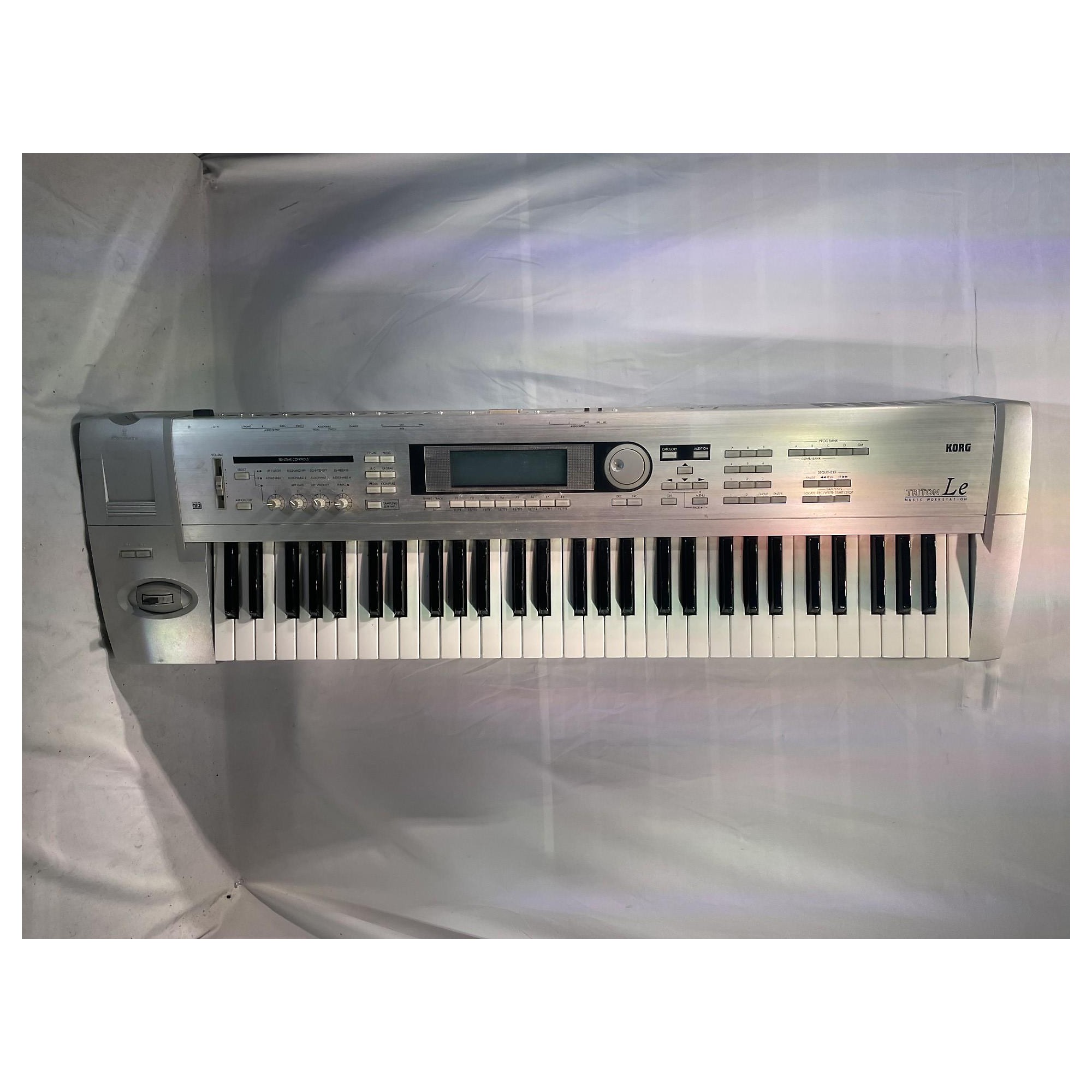 Used KORG Triton Le 61 Key Keyboard Workstation | Guitar Center