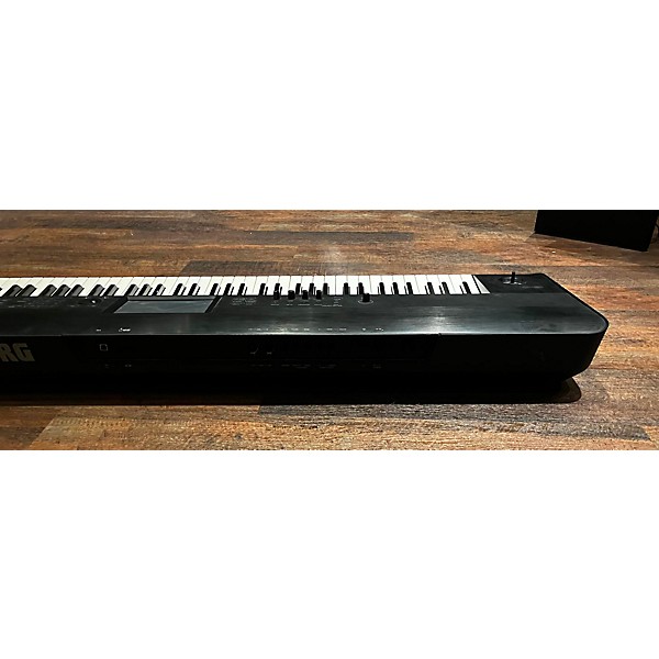 Used KORG Krome 88 Key Keyboard Workstation