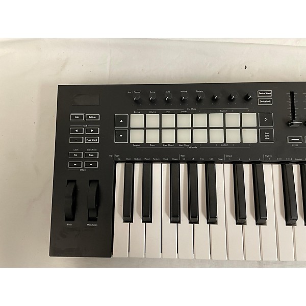 Used Novation Used Novation Launchkey 61 Key MIDI Controller