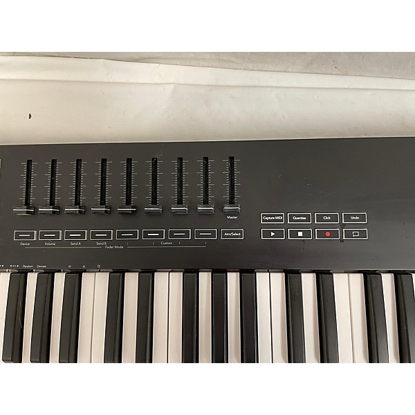 Used Novation Used Novation Launchkey 61 Key MIDI Controller