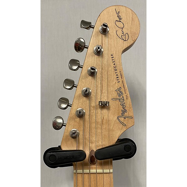 Used Fender Used Fender Artist Series Eric Clapton Stratocaster Candy Apple Red Metallic Solid Body Electric Guitar