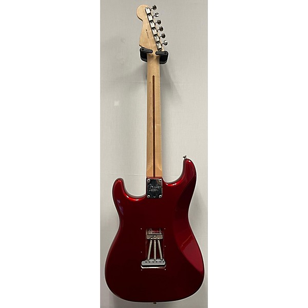 Used Fender Used Fender Artist Series Eric Clapton Stratocaster Candy Apple Red Metallic Solid Body Electric Guitar