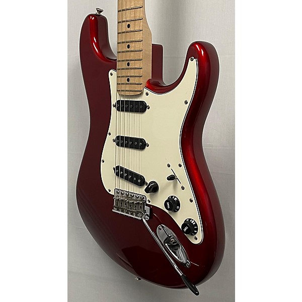 Used Fender Used Fender Artist Series Eric Clapton Stratocaster Candy Apple Red Metallic Solid Body Electric Guitar