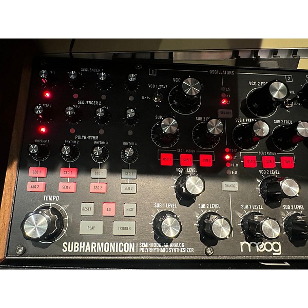 ☆美品☆ Moog Subharmonicon Moog Subharmonicon Desktop Analog Synthesizer | zZounds