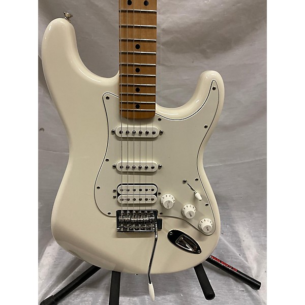 Used Fender Used Fender Standard Stratocaster White Solid Body Electric Guitar