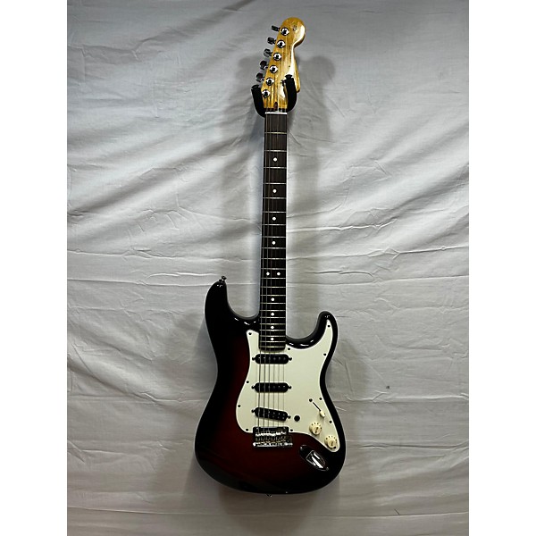 Used Fender Used Fender 60th Anniversary 1954 American Vintage Stratocaster 3 Tone Sunburst Solid Body Electric Guitar