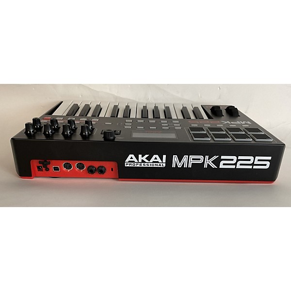 Used Akai Professional Used Akai Professional MPK225 25-Key MIDI Controller