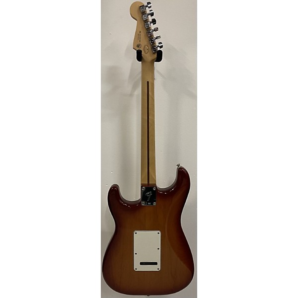 Used Fender Used Fender Player Plus Stratocaster Plus Top HSS Sienna Sunburst Solid Body Electric Guitar