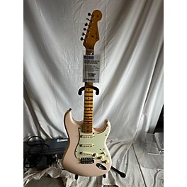 Used Fender Used Fender Custom Shop 1956 Journeyman Stratocaster Relic Shell Pink Solid Body Electric Guitar