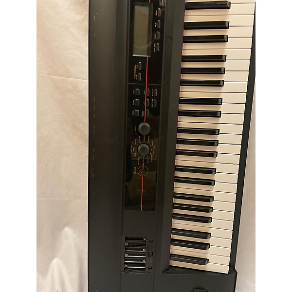 Used KORG Kross 61 Key Keyboard Workstation