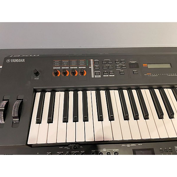 Used Yamaha MX61 61 Key Keyboard Workstation Guitar Center