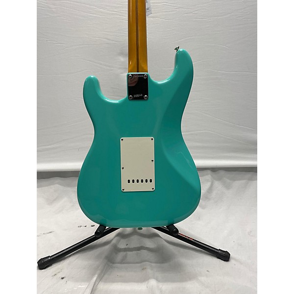 Used Fender Used Fender AMERICAN VINTAGE II 1957 STRATOCASTER Seafoam Green Solid Body Electric Guitar