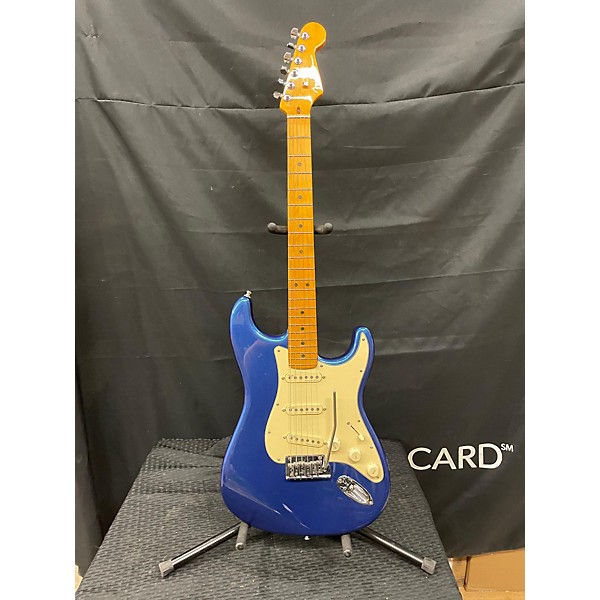 Used Fender Used Fender American Ultra Stratocaster Blue Solid Body Electric Guitar