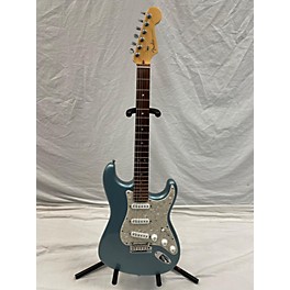 Used Fender Used Fender FSR American Deluxe Stratocaster Ice Blue Metallic Solid Body Electric Guitar