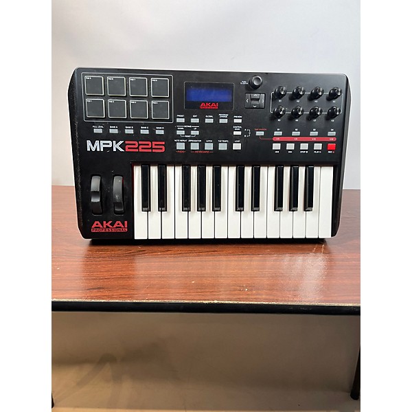 Used Akai Professional MPK225 25-Key MIDI Controller