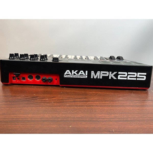 Used Akai Professional MPK225 25-Key MIDI Controller