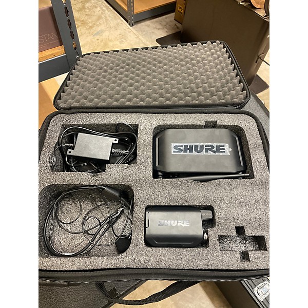 Used Shure GLXD4 Headset Wireless System