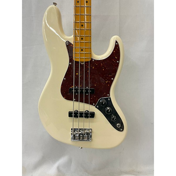 Used Fender Used Fender American Professional II Precision Bass White Electric Bass Guitar