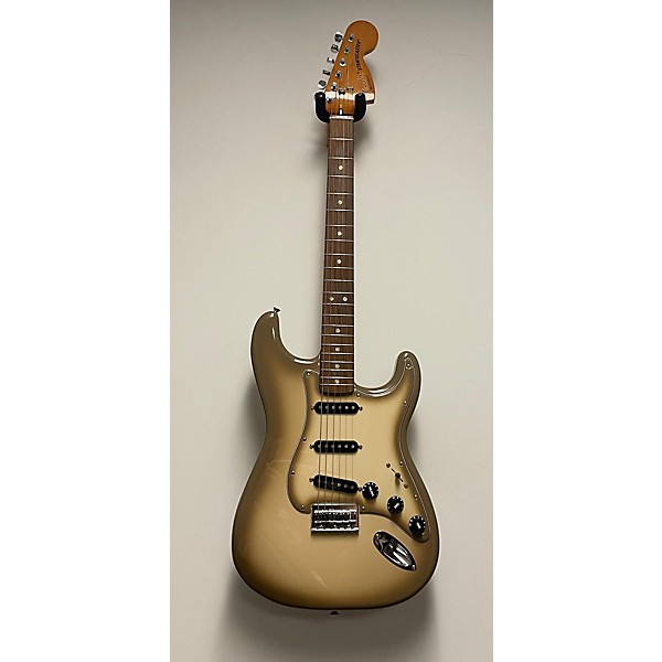 Used Fender Used 2024 Fender 70th Anniversary Vintera II Stratocaster Antigua Solid Body Electric Guitar