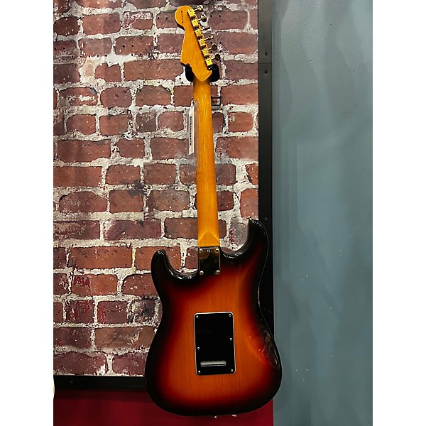 Used Fender Used Fender Artist Series Stevie Ray Vaughan Stratocaster Sunburst Solid Body Electric Guitar