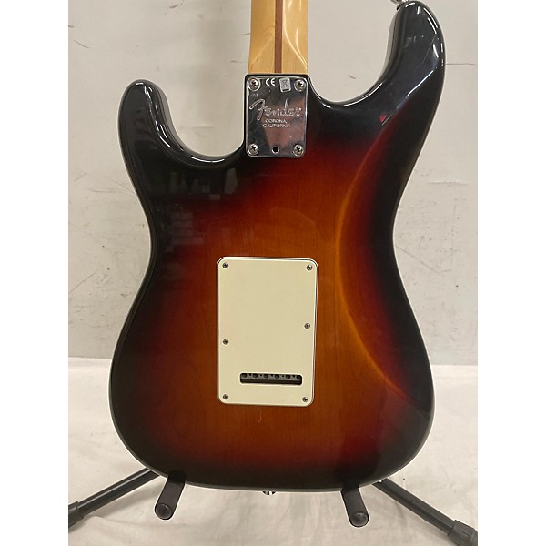 Used Fender Used Fender American Standard Stratocaster 3 Tone Sunburst Solid Body Electric Guitar