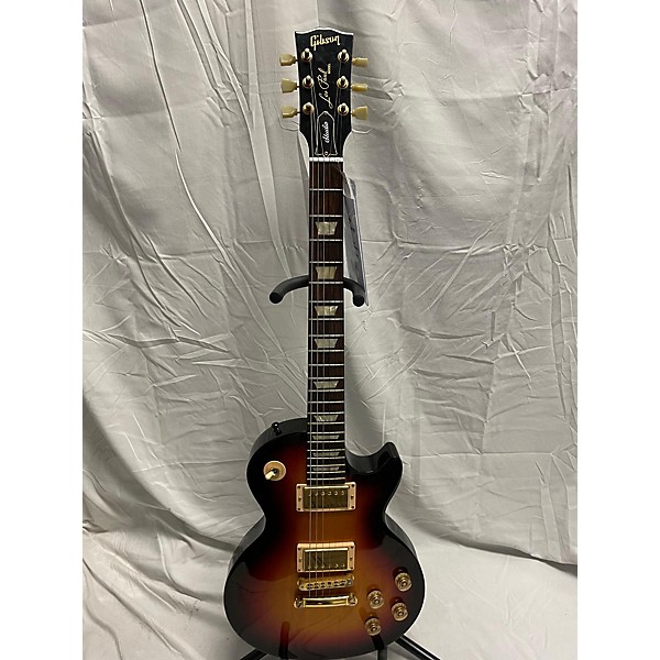 Used Gibson Used 2008 Gibson Les Paul Studio Deluxe 3 Color Sunburst Solid Body Electric Guitar