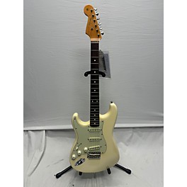 Used Fender Used 2011 Fender 1964 Reissue Stratocaster Vintage White Solid Body Electric Guitar