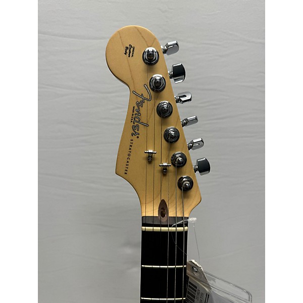 Used Fender Used 2006 Fender American Standard Stratocaster Vintage Blonde Solid Body Electric Guitar