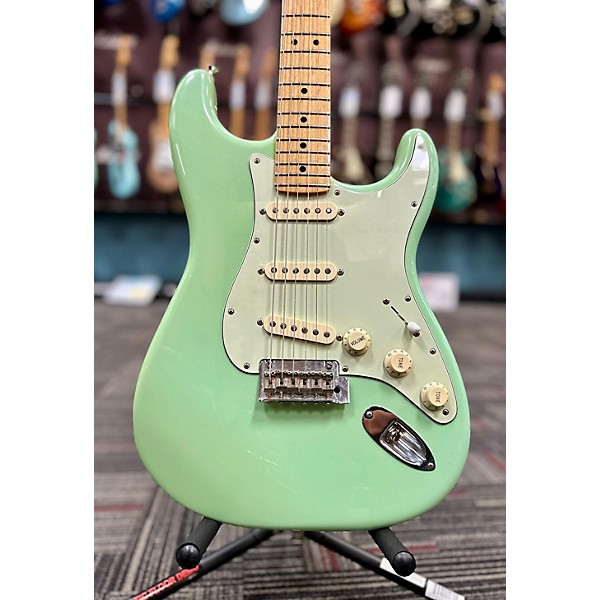 Used Fender Used Fender Player Stratocaster Surf Green Solid Body Electric Guitar