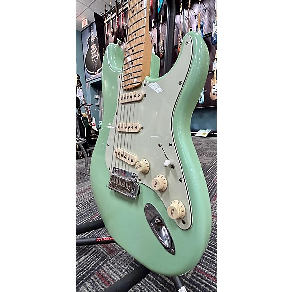 Used Fender Used Fender Player Stratocaster Surf Green Solid Body Electric Guitar