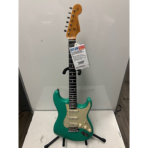 Used Fender Used Fender Custom Shop LTD 62/63 Stratocaster Relic Seafoam Green Solid Body Electric Guitar